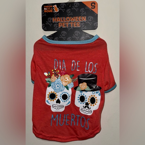 Dia De Los Muertos Throw Me A Bone Halloween Pet Tee Size: S, M, & L - Picture 1 of 4